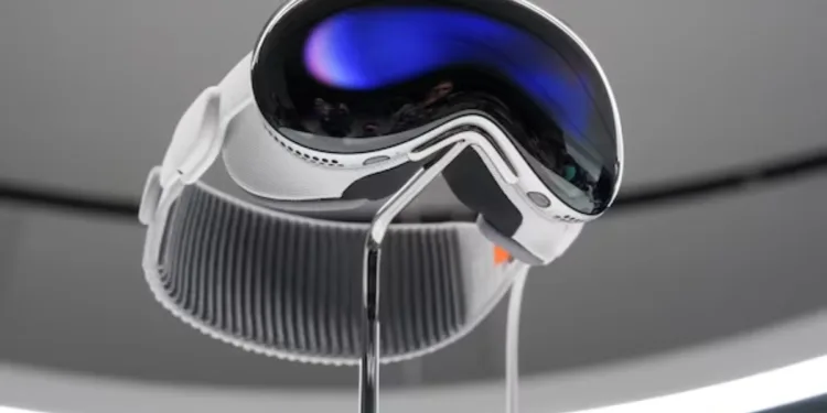 Apple Vision Pro VR Headset